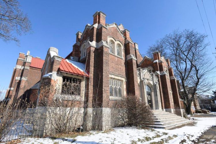 St. Giles (85 Holton Ave. S.) photographed in Winter, 2021 by Cathie Coward / Hamilton Spectator